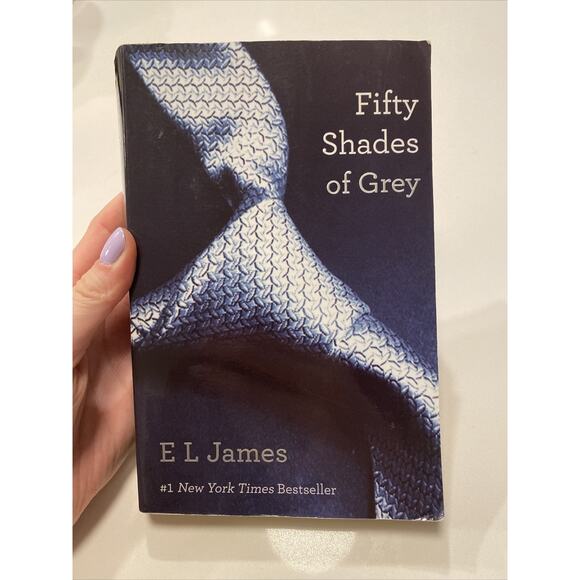 Fifty Shades of Grey: Book One of the Fifty Shades of Grey Series - Picture 1 of 3